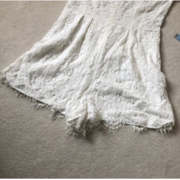 NWOT "Mia" White Lace Romper - Picture 7 of 13